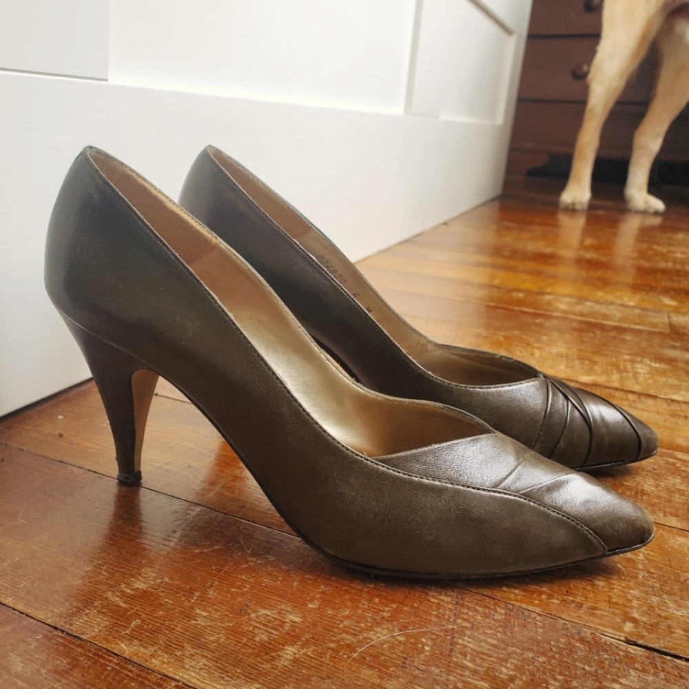 Vintage army green heels
